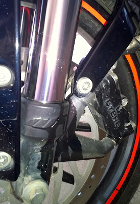 Fixing leaking fork seal on KTM Duke and RC