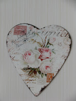 hjärtmagnet-med-blommor-och-stämplar