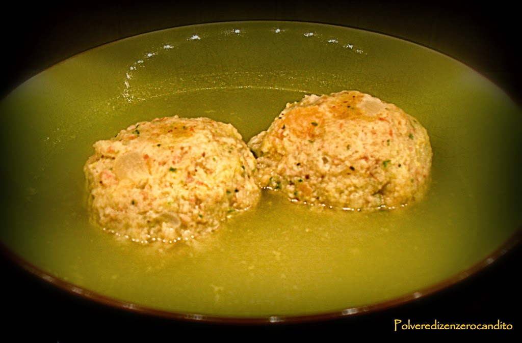 canederli allo speck - knödel in brodo