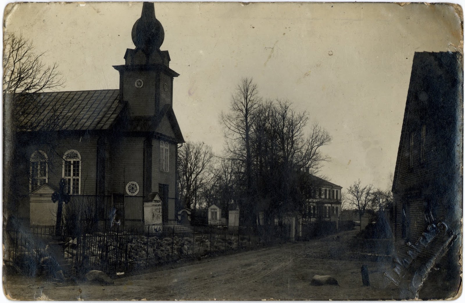 šis tas apie šį tą (1150) Tarp kitko locus memoriae, arba Saločiai, ii