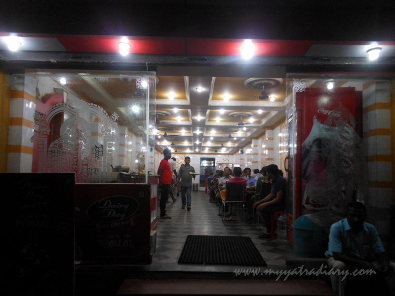 A crowded Hotel Anand Bhavan in Rameshwaram, Tamil Nadu