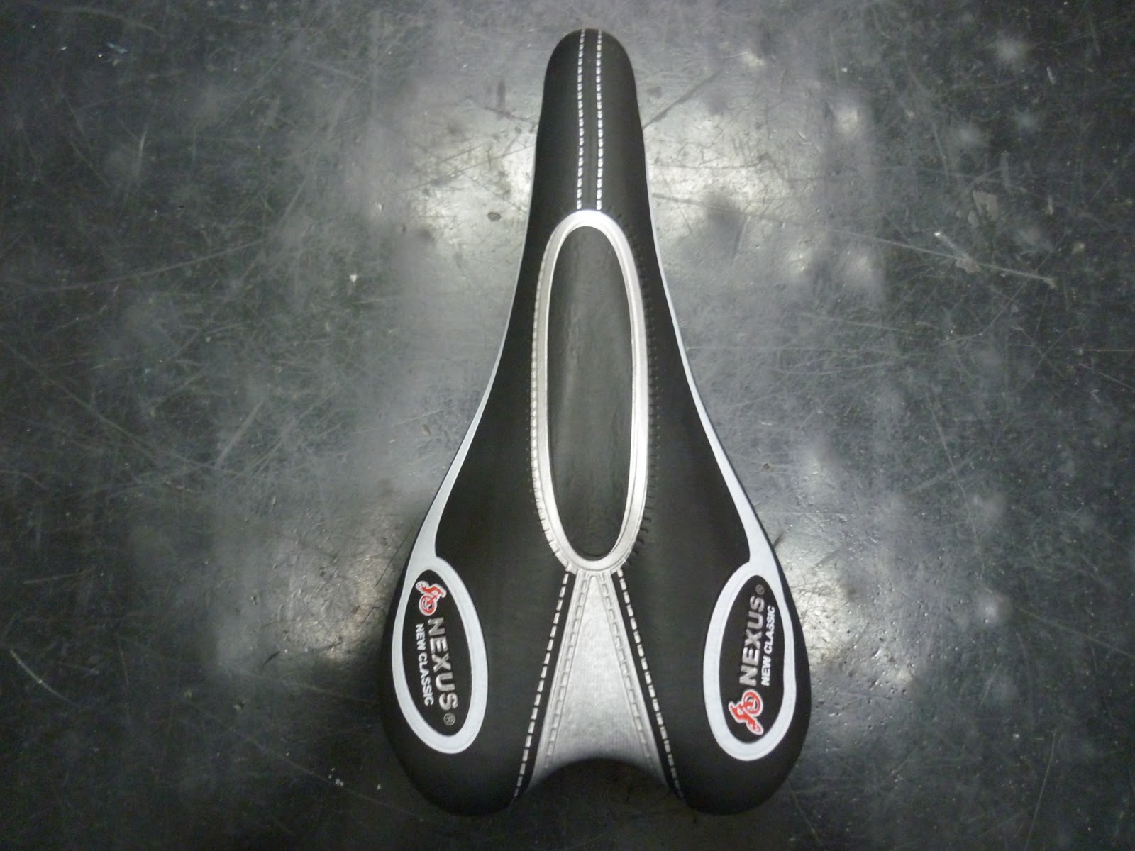 ytwocycle Trading Fixie Bike Parts Saddle (Nexus)