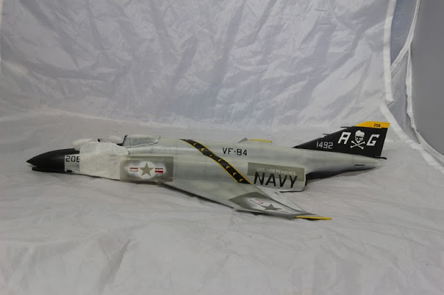 Montage pas à pas du F-4B Phantom II d'eduard au 1/48. F-4B Phantom II,Eduard 1/48, La réalisation de la décoration.
