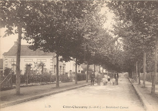 Aux abords de la gare - Cour-Cheverny