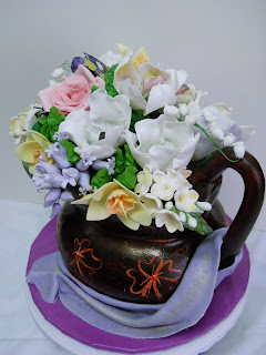 Tort  Vaza cu flori de primavara/Cake  with vase of spring flowers