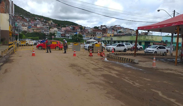 SMTT desvia trânsito após rachaduras em ponte no centro de Jacobina