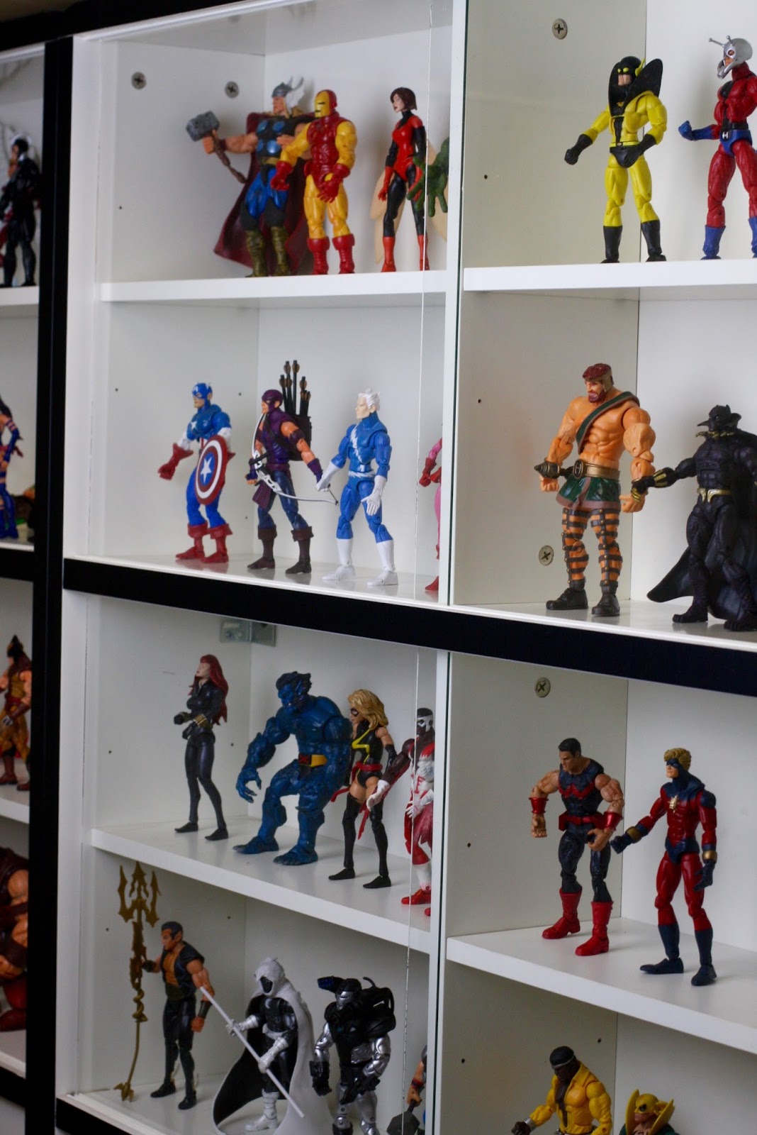 GEEK DIY BAM! SLIDING GLASS DOOR ACTION FIGURE DISPLAY CASE DIY