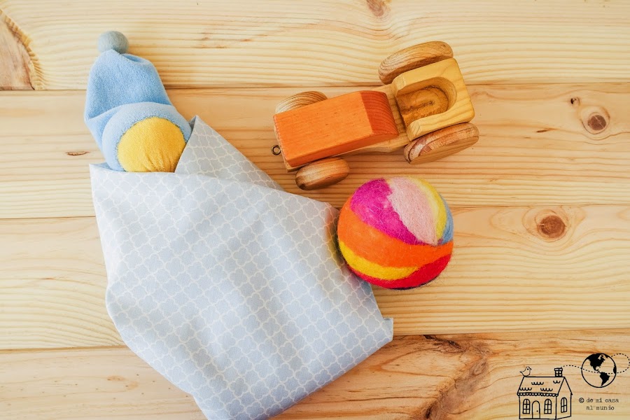 juguetes waldorf muneca nudos pelota lana coche madera