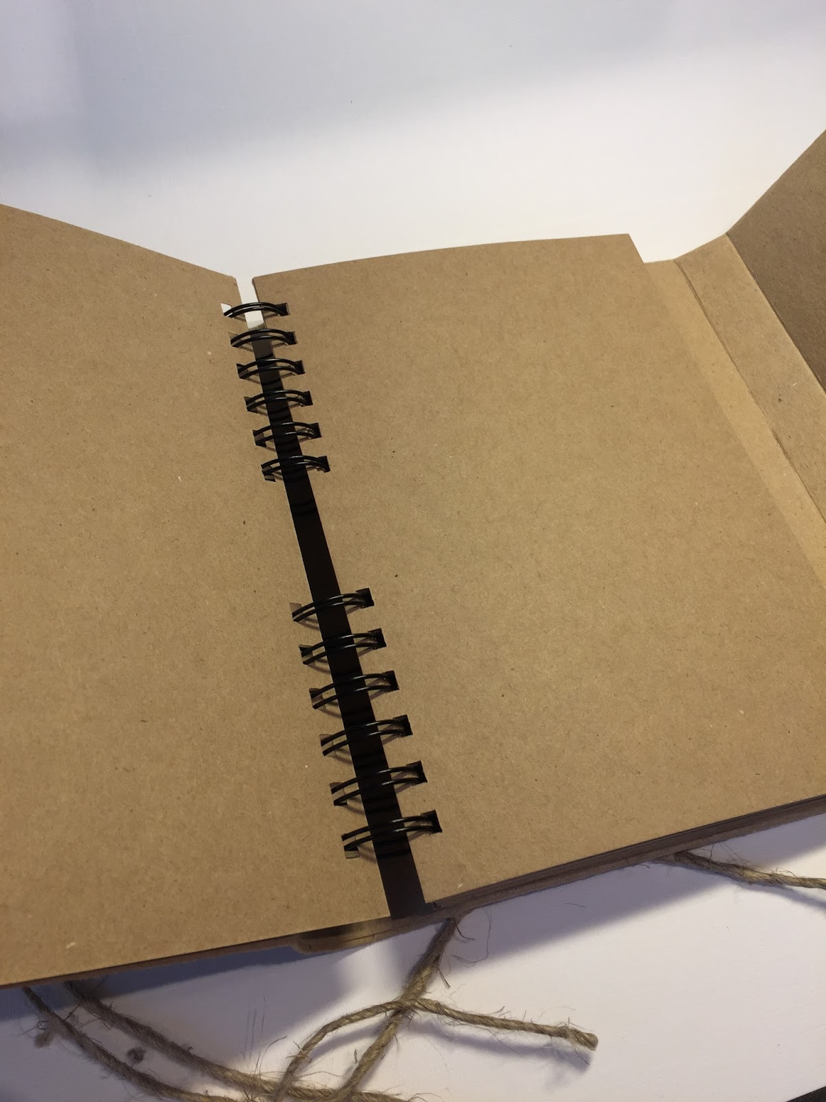 Три сестрицы под окном