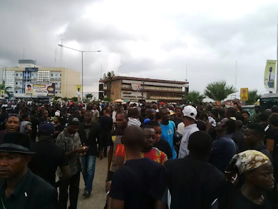00 Photos: Edo state local government workers stage protest over unpaid salary arrears