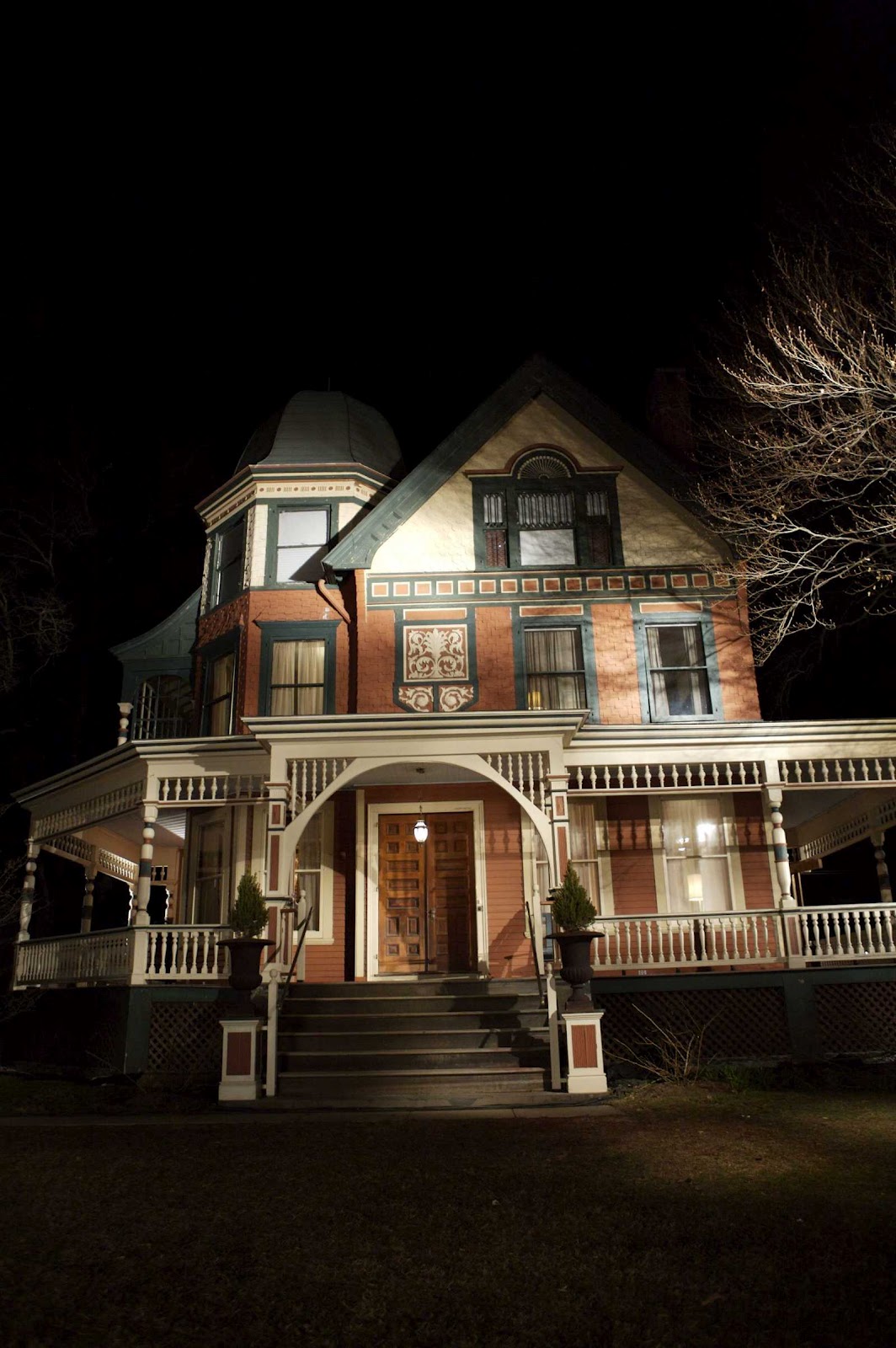 Reel Times Reflections on Cinema The House of the Devil