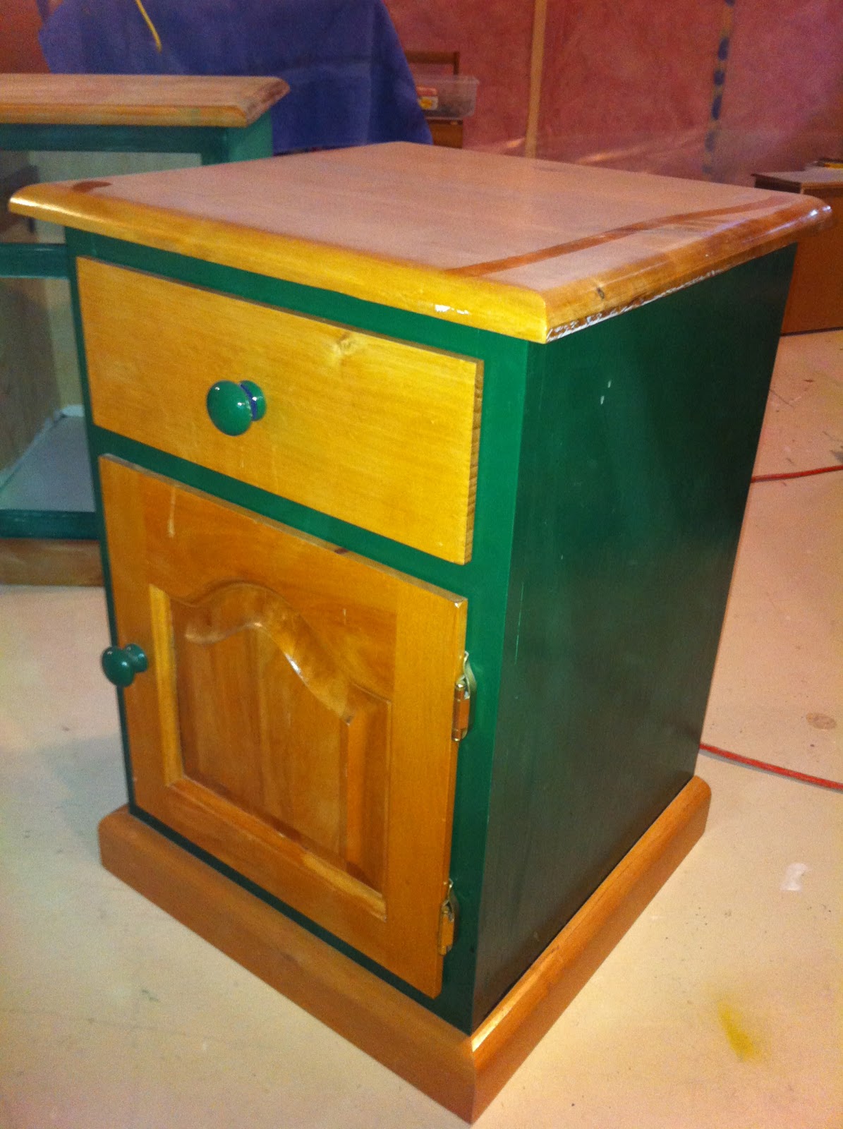 There Were Two Nightstands Like This That Green Was A Pleasure To
