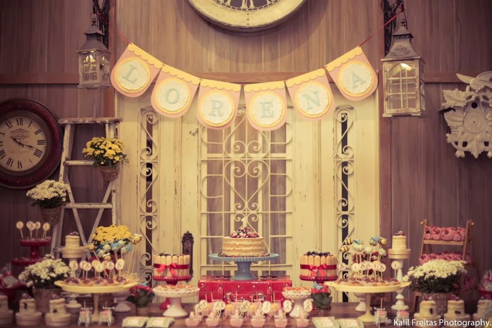 blog-de-casamento-festa-infantil-vintage-picnic-mesa-do-bolo festa-infantil-vintage-picnic-mesa-bolo