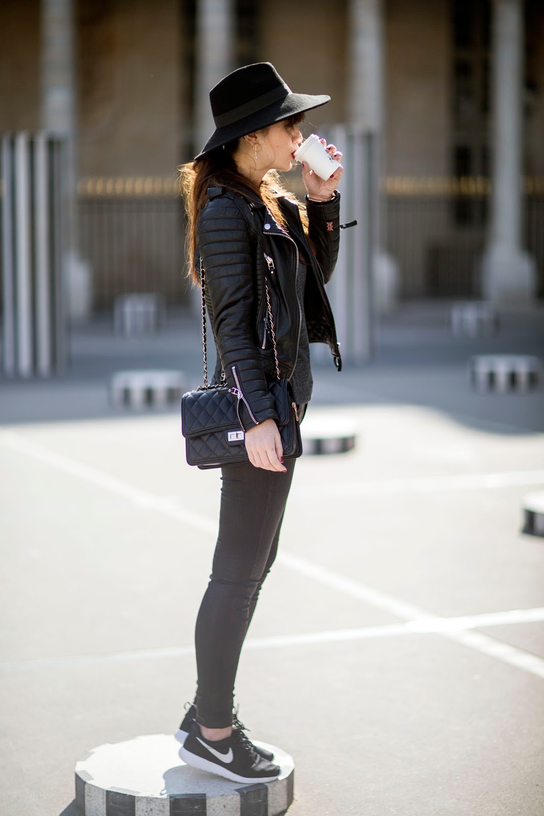 Parisian streetstyle, Look, fashion, blogger, style, all black look, inspiration