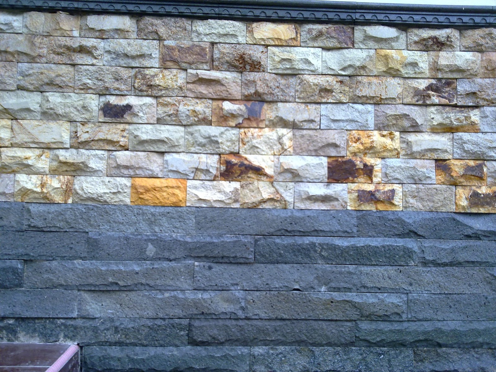 harga batu: dinding batu alam