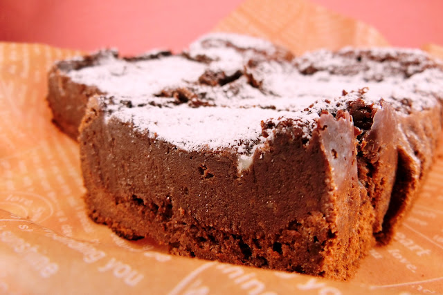 オーブントースターで生チョコとろ～りの濃厚チョコレートケーキ作り！