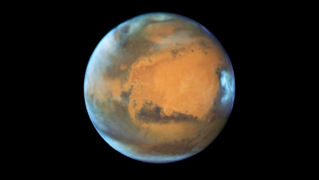 Encuentran agua líquida en Marte