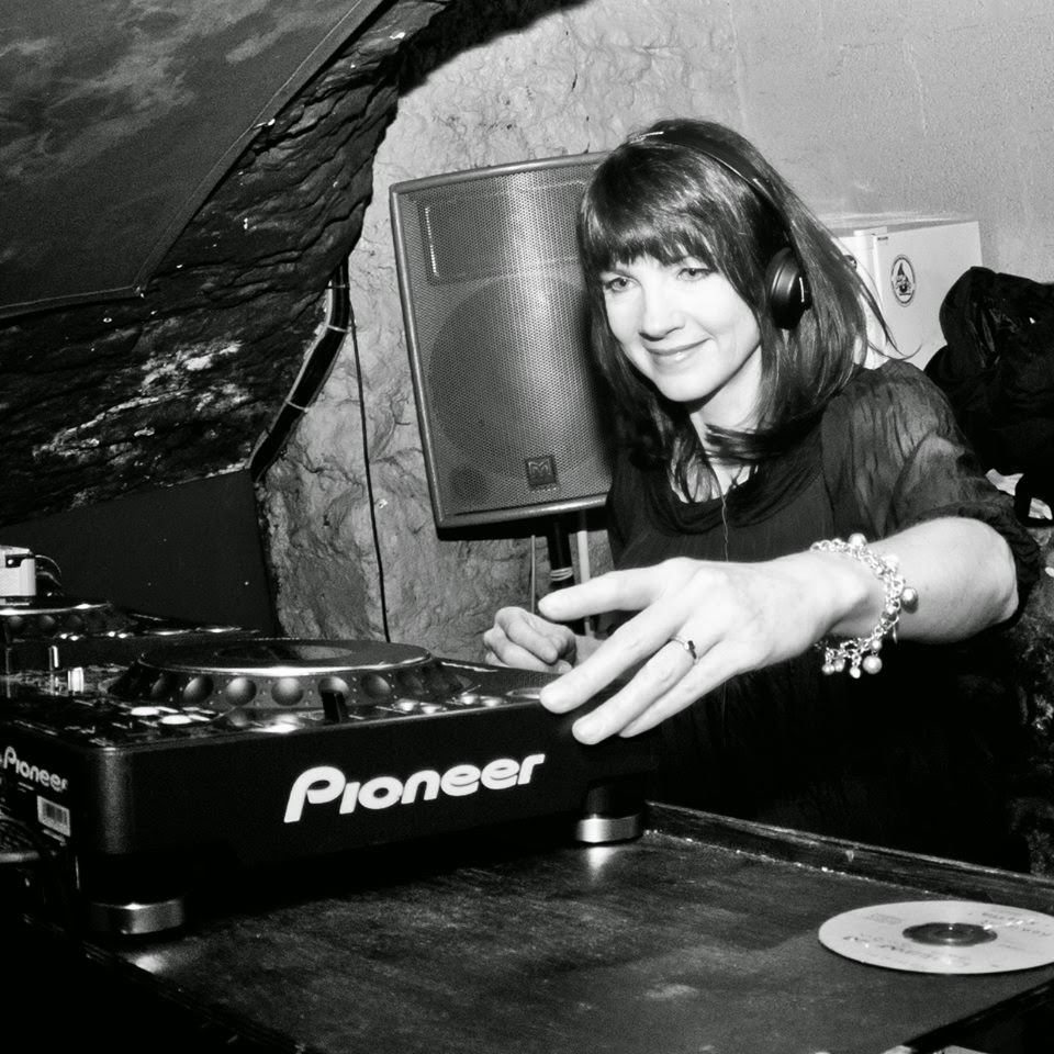 Musica DRUM AND BASS RE_UNION con SUPER SPECIAL GUEST LA DJ INGLESE DJ DAZEE The Queen of