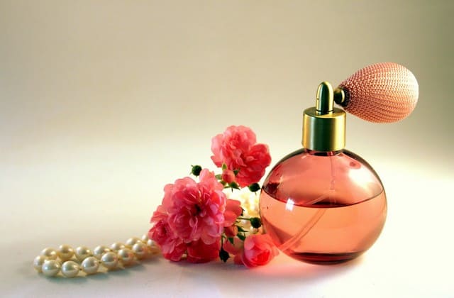Parfum bunga mawar