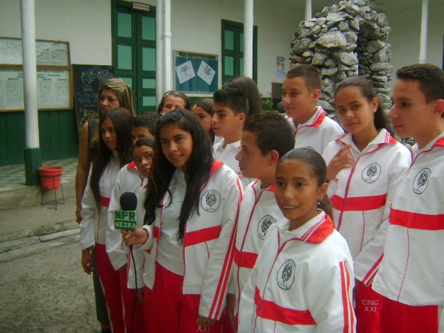 EQUIPO DE PRESENTADORES DEL PROGRAMA DE TELEVISION