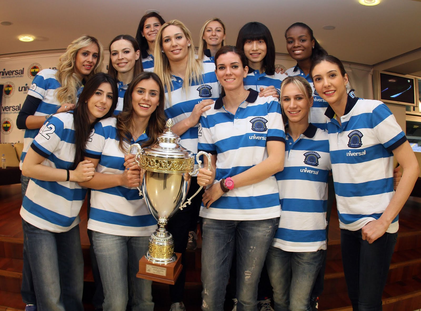 2012 Kadınlar Voleybol Avrupa Şampiyonu