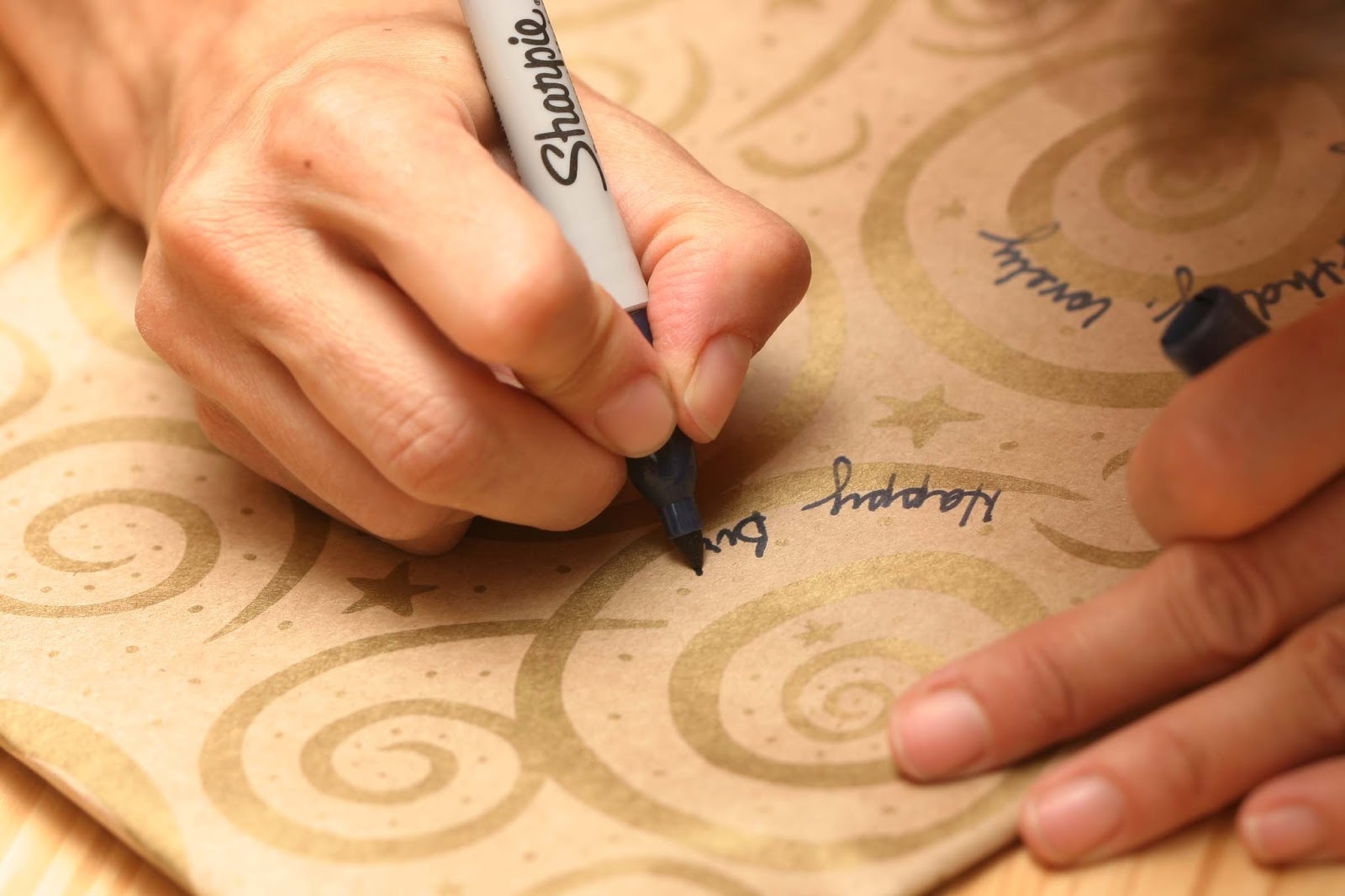 What is writing strategies. Write through (сквозная запись). I write through. Write through (сквозная запись). Фото бумага с текстом и ручкой.