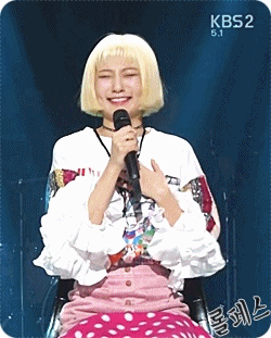 볼빨간 사춘기 안지영.gif | 인스티즈