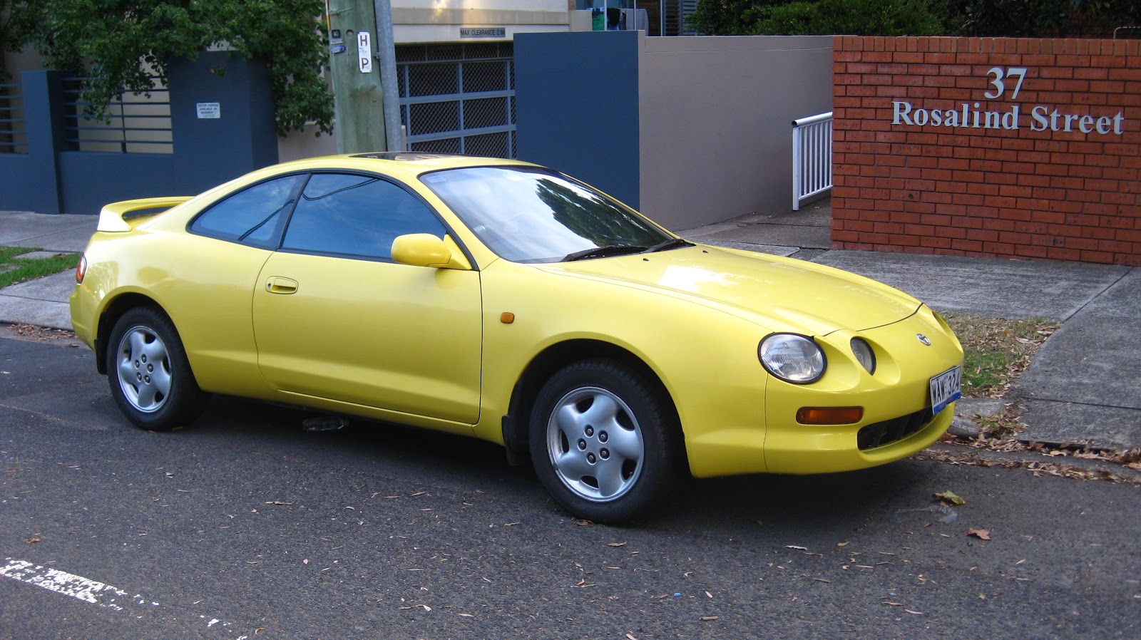 Aussie Old Parked Cars: 1994 Toyota Celica SX Liftback (ST204)