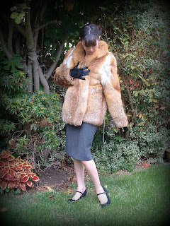Lesley's Girls- Vintage Lifestyle and Fashion Blog: November 2011