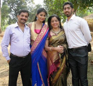 Pooja Hegde Family Husband Parents children's Marriage Photos