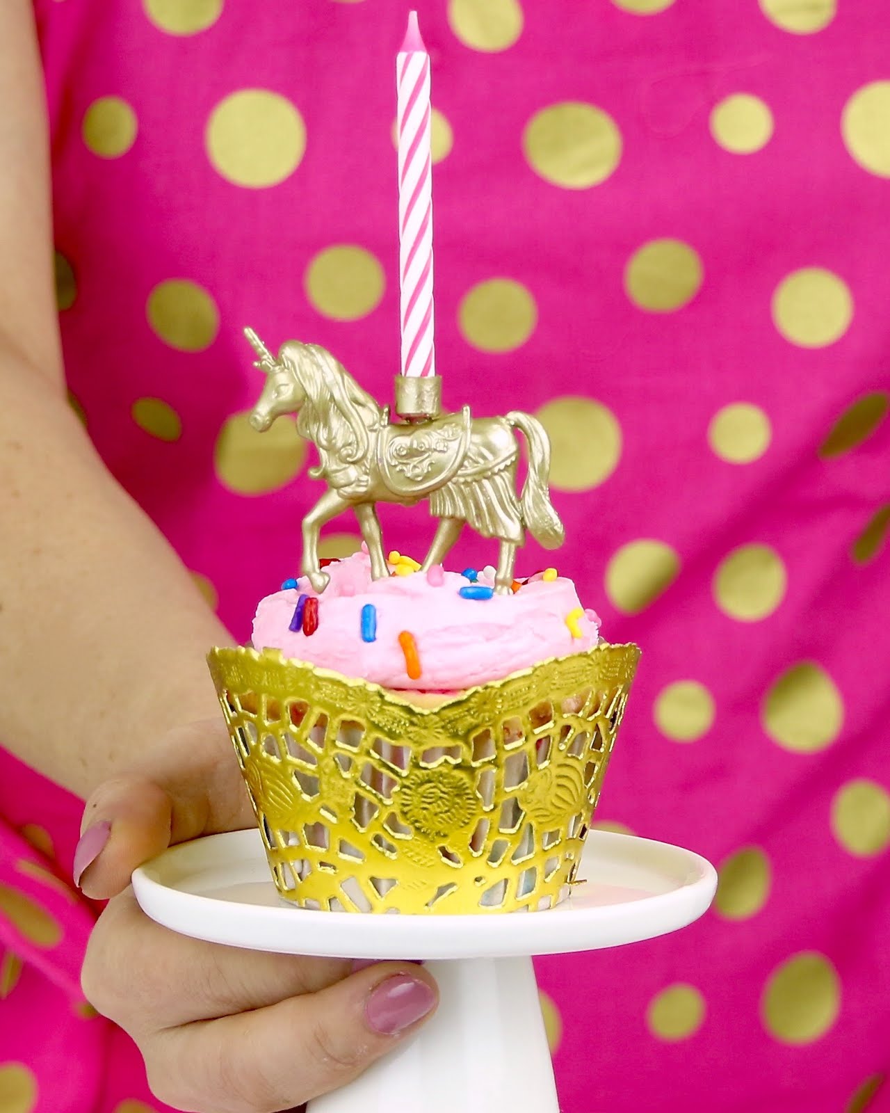 {VIDEO} DIY Gold Unicorn Birthday Candle Cupcake Toppers The Lindsay Ann