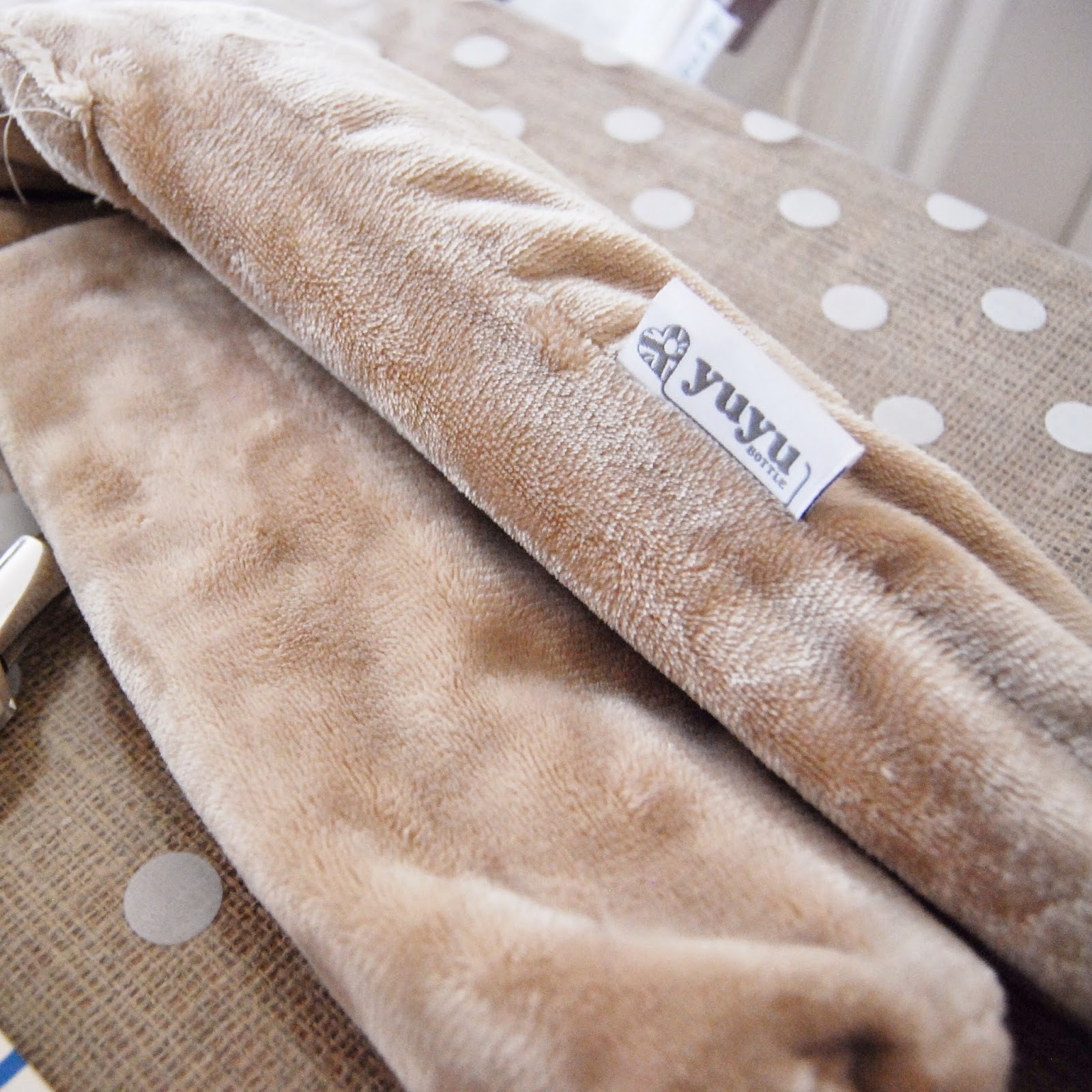 YuYu Hot Water Bottle Brick Dust & Glitter