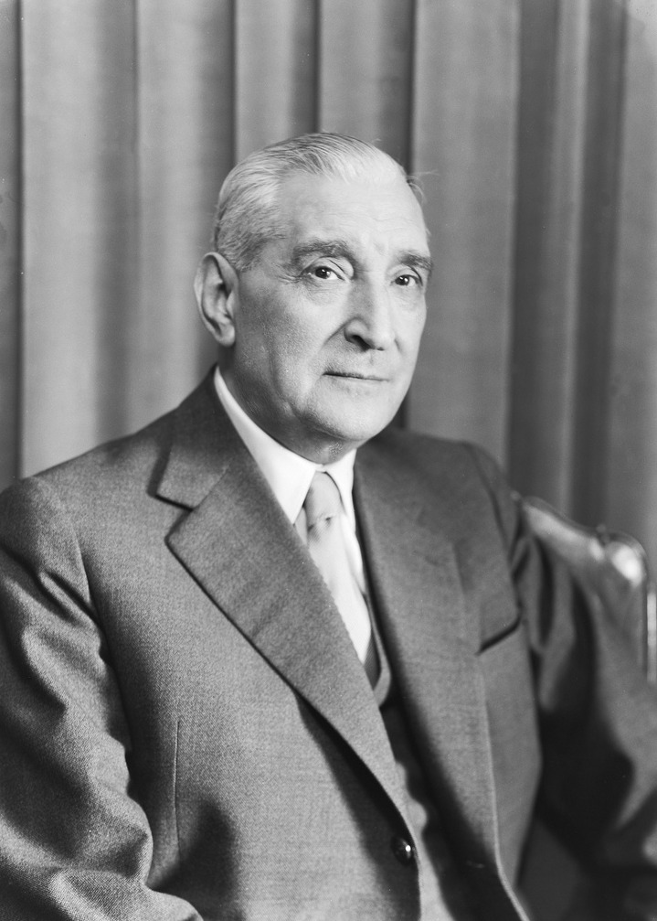 crisis and achievement antónio de oliveira salazar