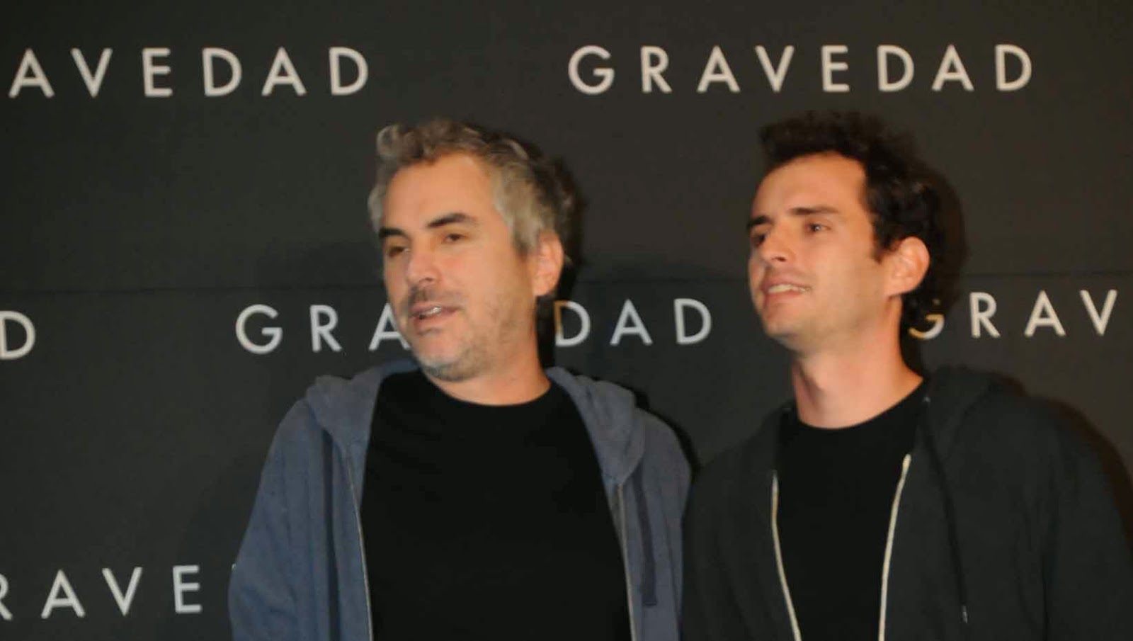News Graphic: Alfonso Cuarón y su hijo Jonás en conferencia de prensa ...