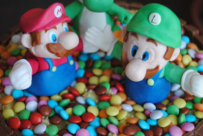 torta di compleanno ispirata ai videogiochi e a Super Mario