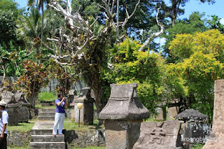 taman purbakala waruga sawangan airmadidi minahasa sulawesi utara