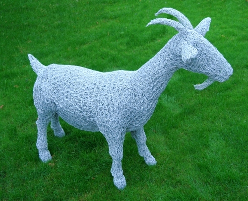 15-Goat-Barry-Sykes-Sculptures-of-Animals-in-Wire-www-designstack-co