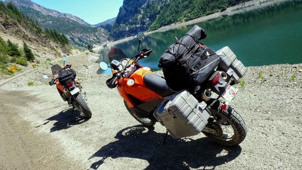 Мотопутешествия на мотоцикле. Путешествие на турэндуро. Путешественник на мотоцикле. Мотоцикл для путешествий. Мотоцикл для туризма.