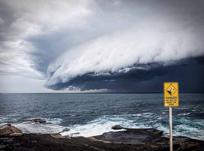 Awan Tsunami Muncul Dan Menghebohkan Warga Kota Sydney Awan Tsunami Muncul Dan Menghebohkan Warga Kota Sydney
