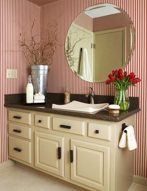 Red Bathroom Decoration