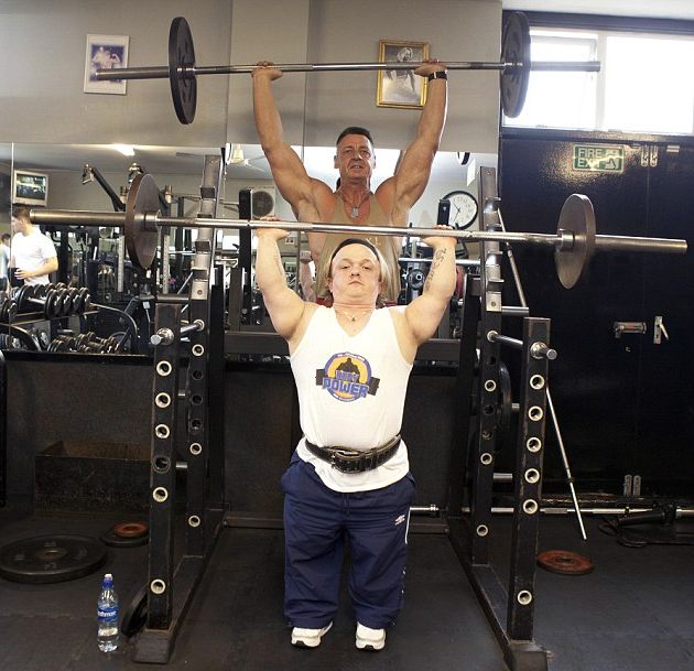 Top 95+ Images pictures of midgets lifting weights Updated