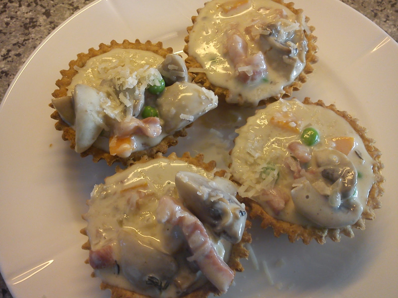 Kitchen of Kiki Patty shell with mushrooms and thyme