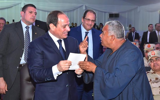 السيسى يأمر بسحب الأراضى المأخوذة بوضع اليد قبل نهاية الشهر السيسى يأمر بسحب الأراضى المأخوذة بوضع اليد قبل نهاية الشهر
