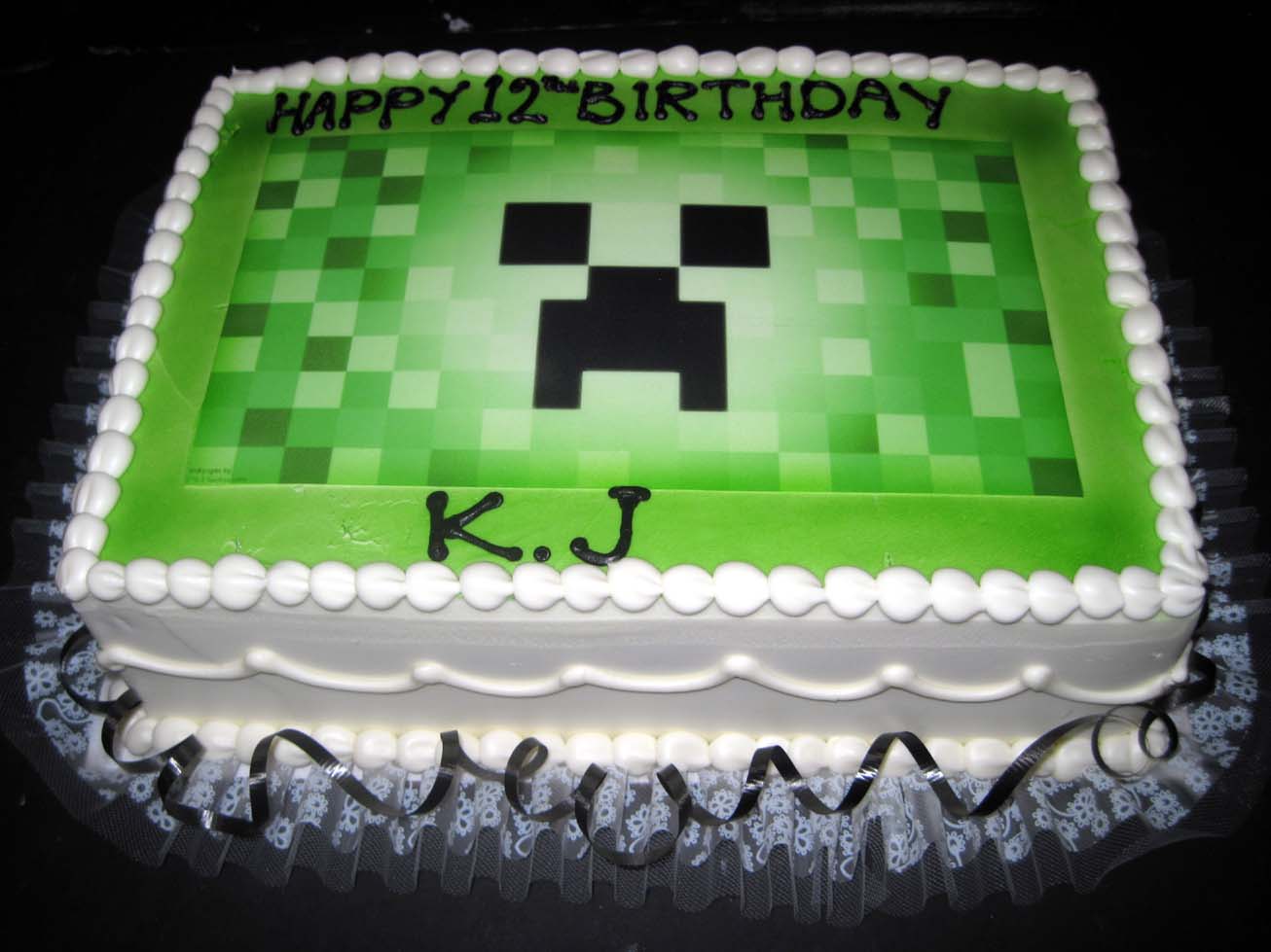 Hansen's Cakes It's always fun here at Hansen's Cakes!