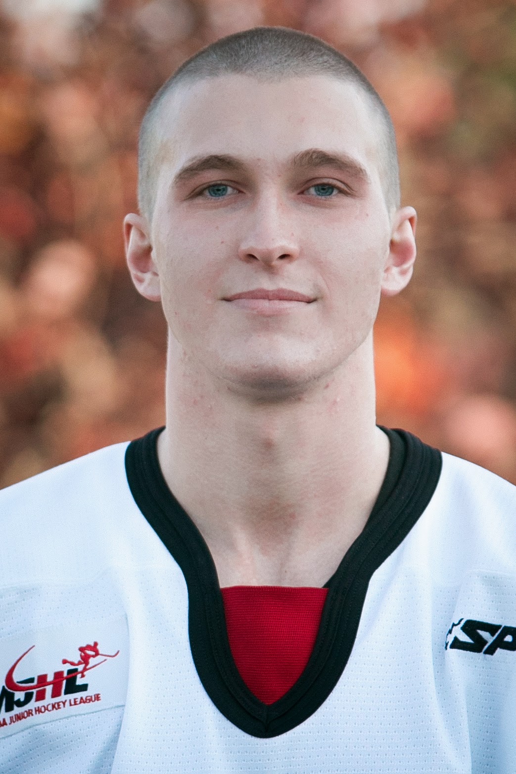 BROCKPORT STATE ICE HOCKEY BROCKPORT RECRUITS BIG BLUELINER