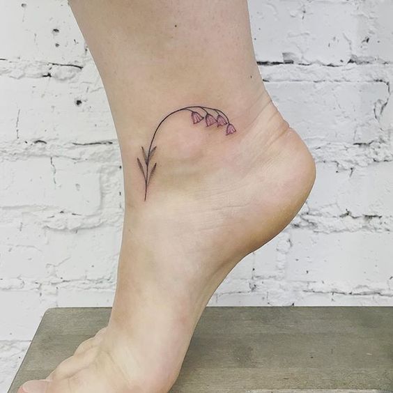 Vemos tatuajes femeninos para pies