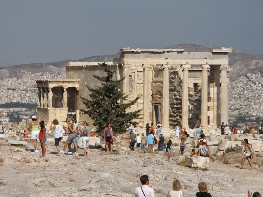 Erecteión, santuario dedicado a la diosa Atenea.