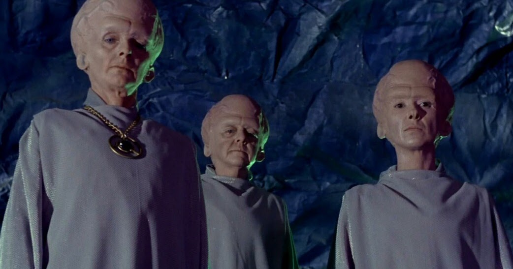 ET the Extra-Terrestrial 1982 Dual Audio BRRip 720P HD