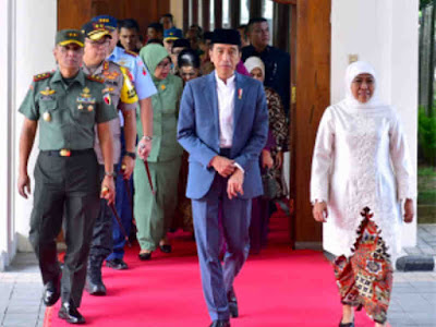 Jokowi ke Jawa Timur, Bagikan 3.000 Sertifikat Tanah di Gresik Jokowi ke Jawa Timur, Bagikan 3.000 Sertifikat Tanah di Gresik