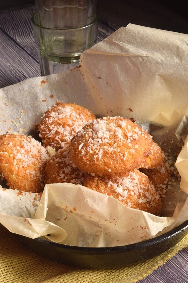 A black bowl with Egg free Butter free cookies